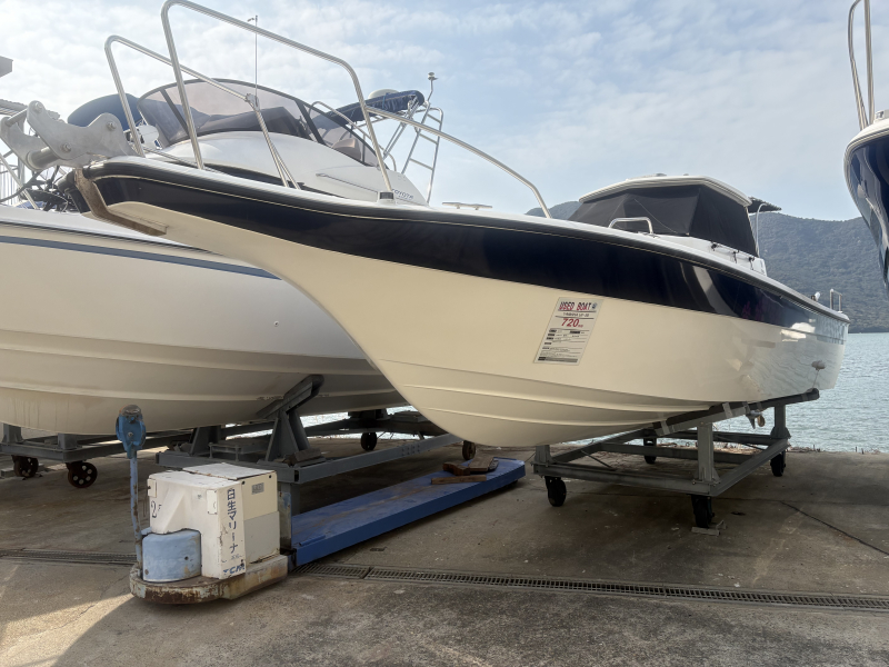 ヤマハ UF-28 船外機艇 F250馬力搭載　ラスト1台　お問合せは0869-74-0500まで