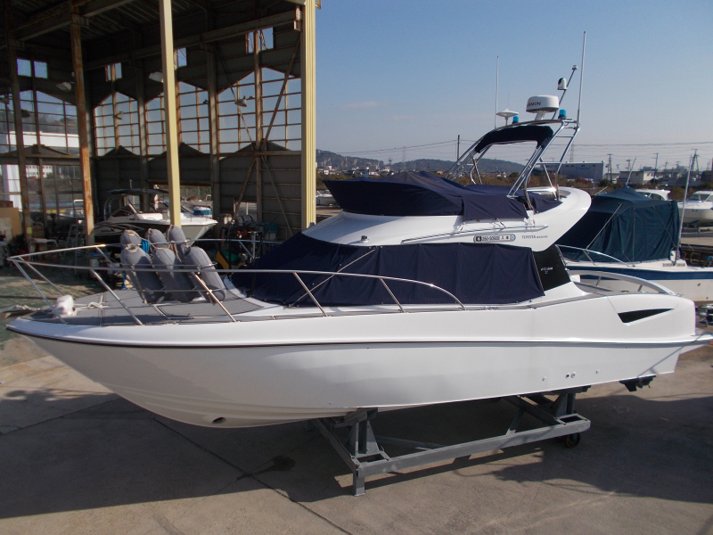 トヨタ ポーナム31X 使用時間が少ない極上委託艇！川﨑商会　播磨マリーナまでご連絡ください　079-448-1515まで