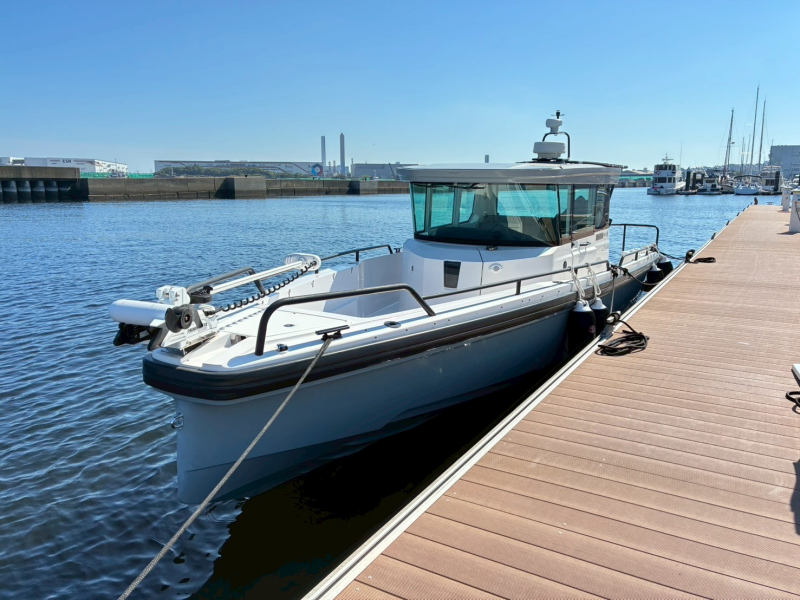 AXOPAR 28 Cabin ブラバスライントリムパッケージ　即納中古艇（32ft/9.68m）
