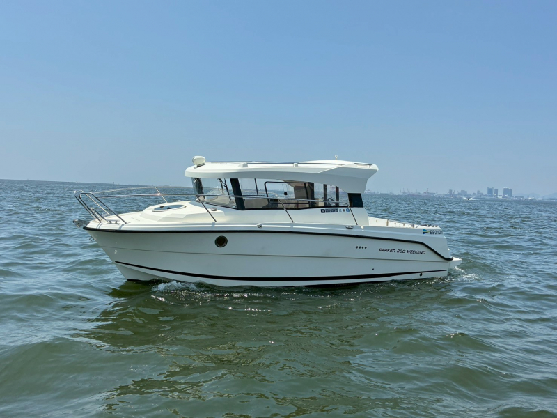 PARKER 800 WEEKEND 即納中古艇（28ft/8.5m）整備完了済