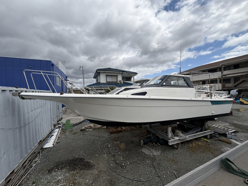 ヤマハ UF-28 船外機仕様　船体切込改造　新品ホンダ船外機250馬力