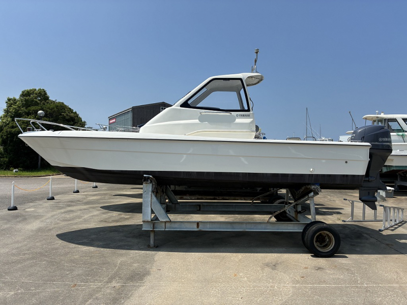 ヤマハ FW-23Cuddy 取り回し抜群の万能ボート☆