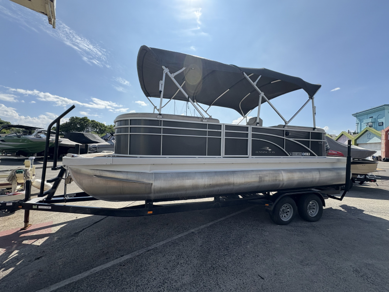 BENNINGTON SX22 