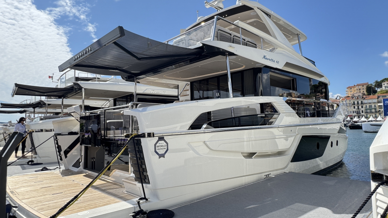 アブソルート Navetta62 Absolute Navetta 62｜カンヌ展示艇・2026年式ラグジュアリーNavetta
