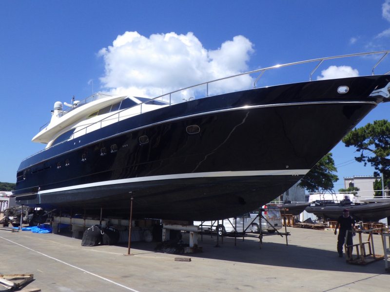 フェレッティ 72 拡張高き伝統を引き継ぐ「FERRETTI-72」気品と優雅さが実艇を魅了～　入念な整備実施中で～まもなくお買い得価格設定で納艇致します～JCI検査艇です