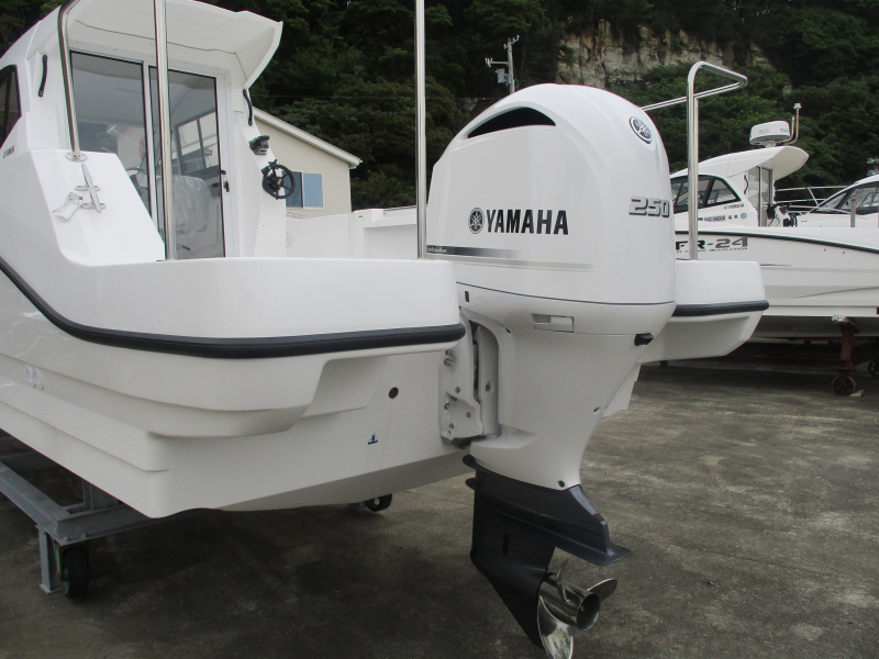 中古艇・新艇情報 ヤマハ YFR-27EX 工場OP・トランサムレール・バウスラスター（2系統）・ハンディリモコン（FSR機能付）