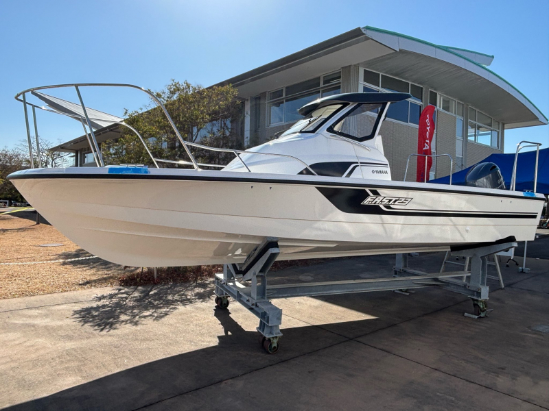 ヤマハ F.A.S.T.23 使用時間僅かなの美艇