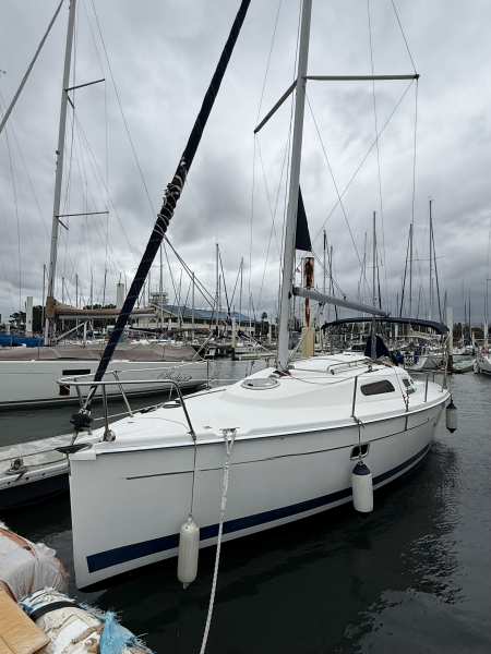 HUNTER 27 