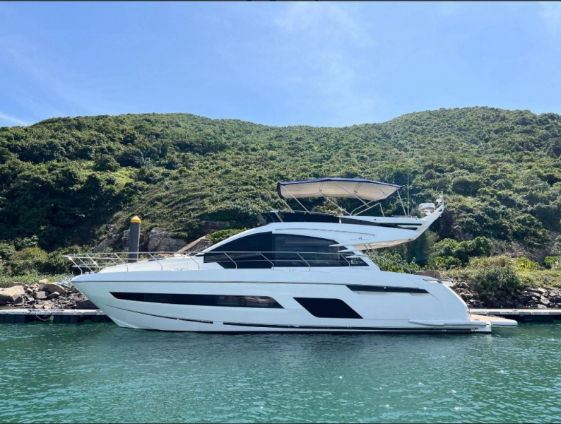 フェアライン スコードロン53 中古艇　(係留地：台湾）/ ーFAIRLINE日本総代理店ー　