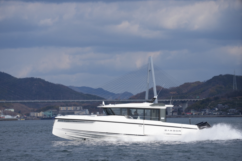 SAXDOR 340GTWA 【新艇】待望のウォークアラウンド