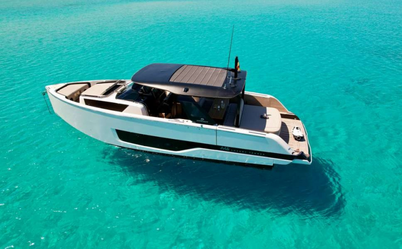 CRANCHI A46 Luxury ｜所在：モナコ｜1,200,000ユーロ