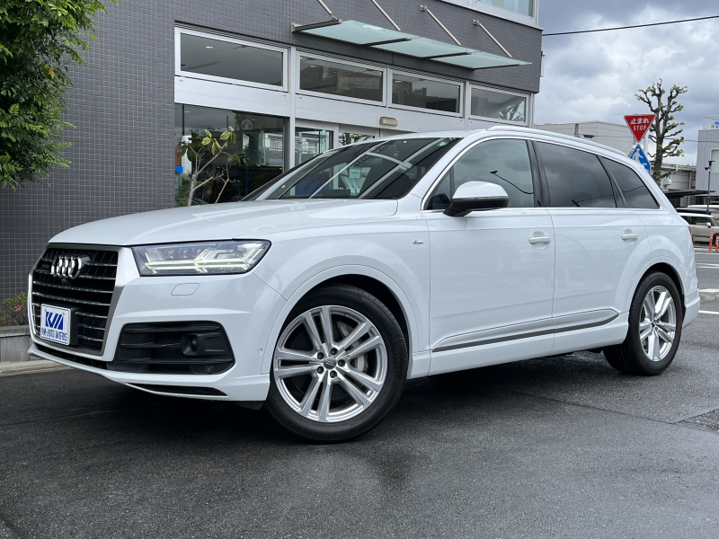 アウディ Q7 55TFSIクワトロ Sラインパッケージ エアサスペンション仕様