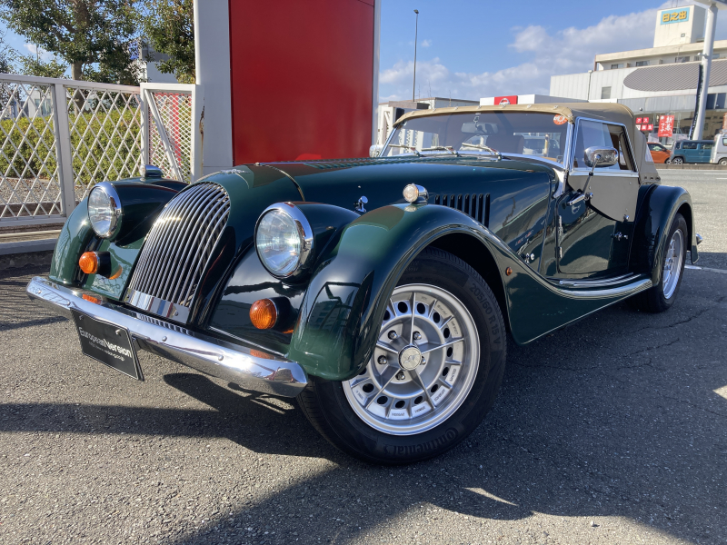 モーガン ロードスター 3．0リッター　V6　ディーラー車　右ハンドル　5MT　タンレザーシート　ウッドコンビステアリング　ウッドインテリアパネル　メッキバンパー　リアキャリア　純正15インチAW　着脱式ルーフ＆サイドウインドウ