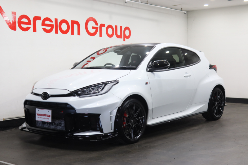トヨタ GRヤリス RZ　ハイパフォーマンス　新車保証継承付　ワンオーナー　マーブル柄カーボンルーフ　GRフロントスポイラー　GRルーフスポイラー　GRリアバンパースポイラー　GRサイドステップ　JBL　メモリーナビ　フルセグ　Bカメラ　18AW