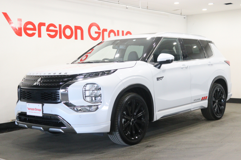 三菱 アウトランダー PHEV P　全国3年保証付　サンルーフ　メモリーナビ　フルセグ　全周囲カメラ　HUD　レーダークルコン　クリアランスソナー　レーンアシスト　衝突被害軽減　BSM　ETC　ドラレコ　パドルシフト　LED　20AW