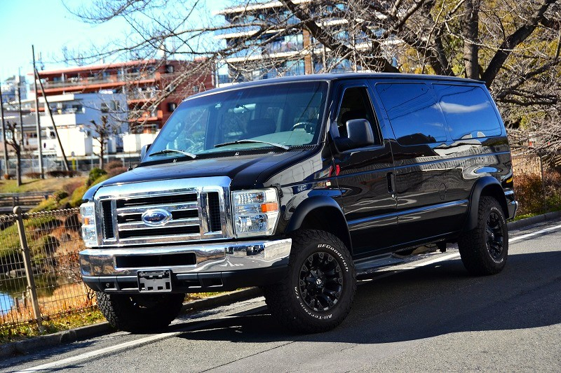 フォード E-150 XLT 5.4Lエンジン　リフトアップ