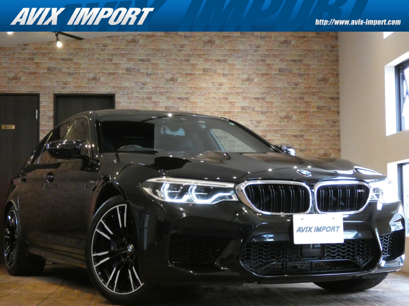 BMW Mシリーズ M5 右H ｺﾝﾌｫｰﾄPKG 1ｵｰﾅｰ 禁煙 ｶｰﾎﾞﾝﾙｰﾌ 黒革 ﾅﾋﾞTV ﾄｯﾌﾟﾋﾞｭｰｶﾒﾗ PDC harman/kardon Pｼｰﾄ Sﾋｰﾀｰ&ﾍﾞﾝﾁﾚｰﾀｰ ｿﾌﾄｸﾛｰｽﾞﾄﾞｱ HUD ﾊﾟﾜｰﾄﾗﾝｸ ｶｰﾎﾞﾝﾙｰﾌ 純正20AW