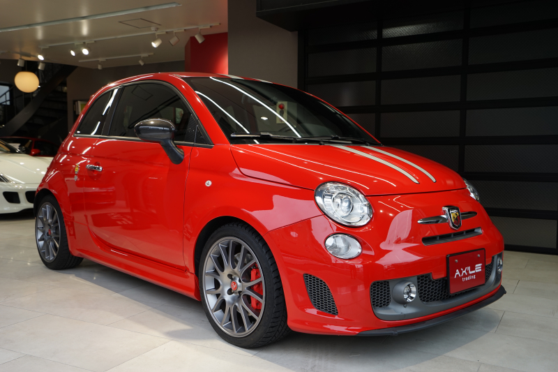 アバルト 695 トリブートフェラーリ　ディーラー車　国内限定150台　カーボンインテリア　カーボンシート　純正バッグ/工具付き　デジタルミラー　社外ナビ/地デジ/Bカメラ
