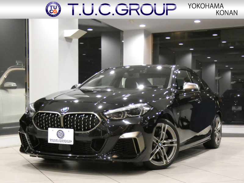 BMW 2シリーズ M235i Xﾄﾞﾗｲﾌﾞ ｸﾞﾗﾝｸｰﾍﾟ　ｺﾝﾌｫA Dｱｼｽﾄ 追ACC ﾚｰﾝDW 衝突軽減 黒革 ﾋｰﾀｰ iﾄﾞﾗｲﾌﾞﾅﾋﾞ(第7世代) Bｶﾒﾗ PDC LEDﾗｲﾄ 専用ｴｸｽﾃﾘｱ&18AW 306ps　2年保証