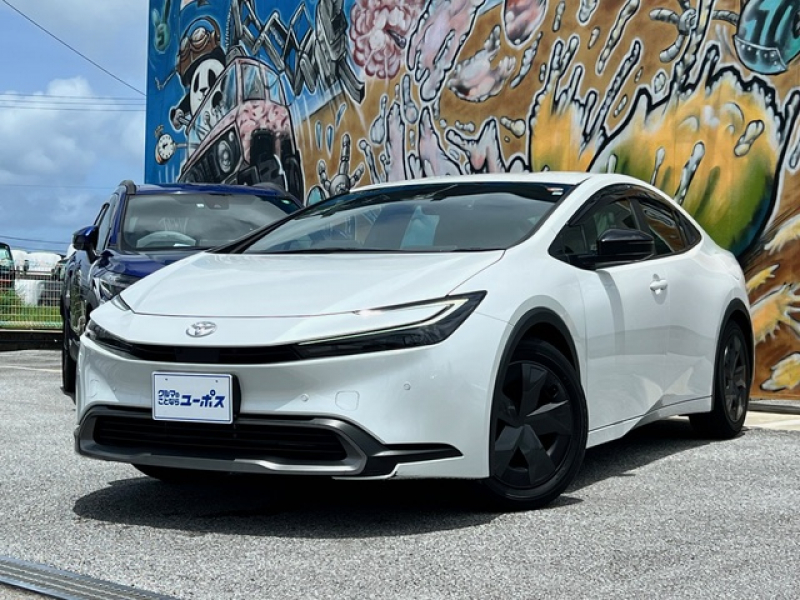 トヨタ プリウス U　OP10年保証対象車　走行距離6，628km！　純正8インチナビ（Bluetooth／フルセグ）バックモニター／360°ビューモニター　オートクルーズコントロール　クリアランスソナー　BSM　ETC