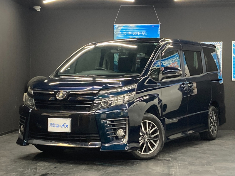 トヨタ ヴォクシー ZS　フリップダウンモニター　純正SDナビ　バックモニター　アイドリングストップ　ステアリングスイッチ　ドライブレコーダー　両側パワースライドドア　スマートキー　ETC　県内買取車両　保証対象車両