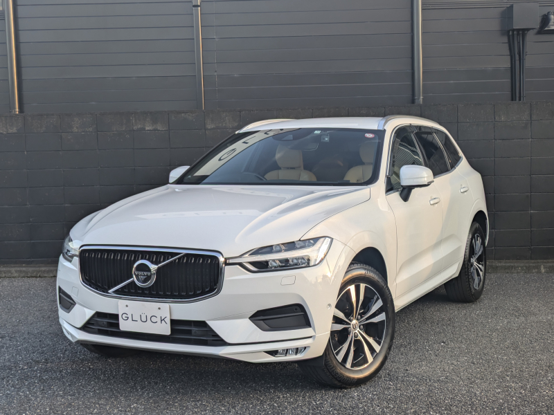 ボルボ XC60 D4　AWD　モーメンタム　ブラウンレザーシート　360度カメラ　パワーバックドア　シティセーフティ