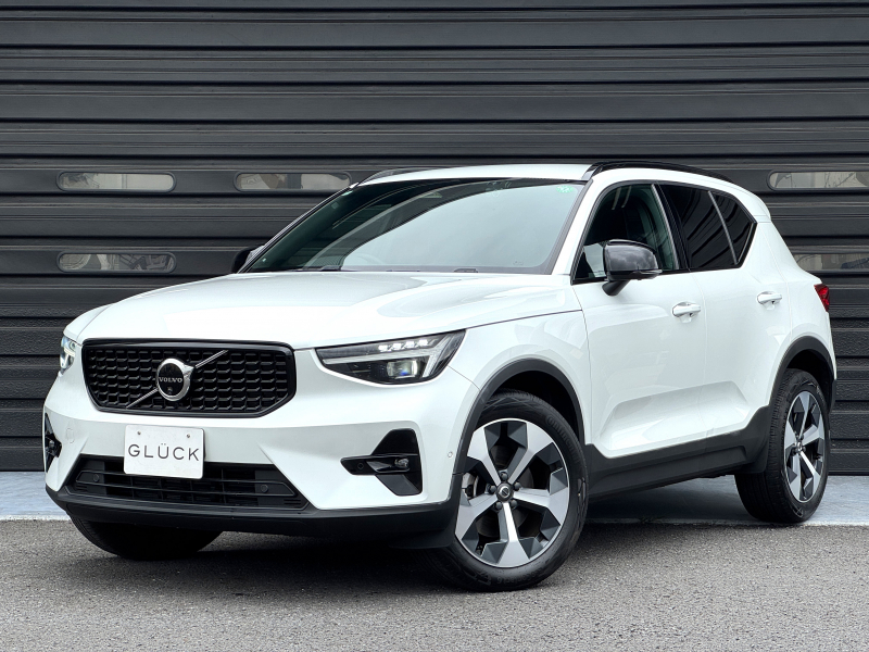 ボルボ XC40 アルティメットB4 AWDダークED 1オーナー 禁煙車 ピクセルLED harman/kardonプレミアムサウンドシステム 360度カメラ ハーフレザーシート