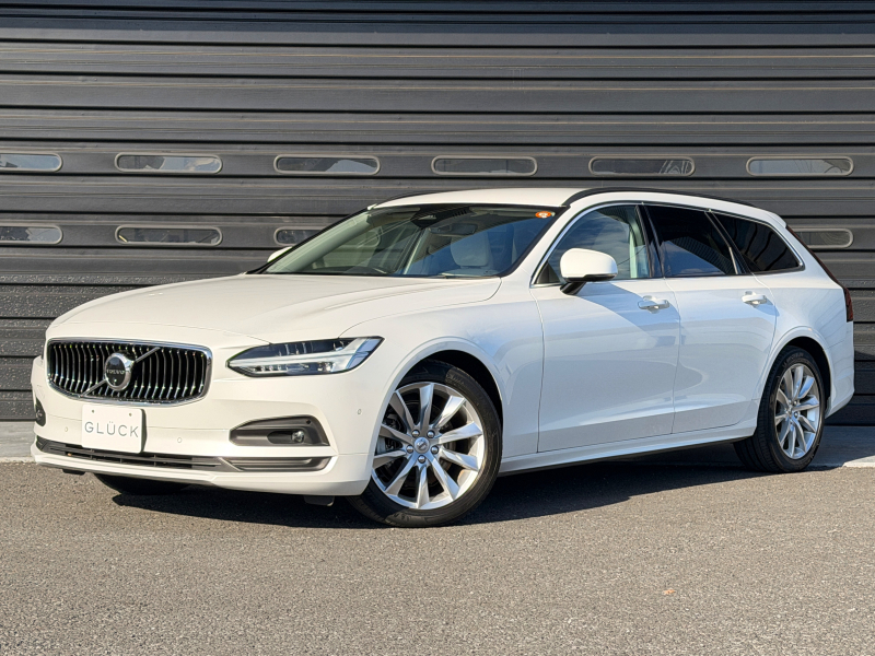 ボルボ V90 V90 B5モメンタム ホワイトレザー ハンズフリーパワーテールゲート 全席シートヒーター メモリー付フロントシート ステアリングヒーター 純正18AW 360度カメラ アダプティブクルーズコントロール Googleマップ ETC