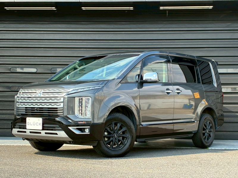 三菱 デリカD:5 2.2DT P 4WD 1オーナー 禁煙車 8人乗り 片側電動サイドステップ フリップダウンモニター 360度カメラ フロントシートヒーター ステアリングヒーター パワーテールゲート 両側電動スライドドア リアウィンドウカーテン 純正18AW ACC