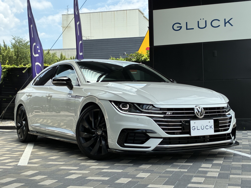 フォルクスワーゲン アルテオン TSI　4モーション　Rラインアドバンス　ラグジュアリーパッケージ　電動サンルーフ　DYNAUIOサウンドシステム　ACC　レーンキープアシスト　リヤトラフィックアラート　電動リアゲート