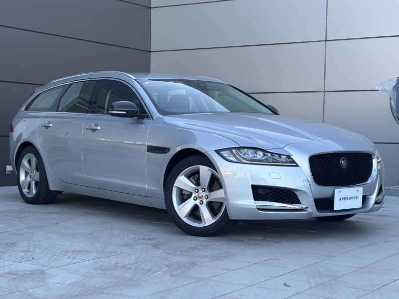 ジャガー XFスポーツブレイク プレステージ2.0L P250 LEDヘッドライト 全席シートヒーター ブラインドスポット ルーフレール 18インチホイール アップルカープレイ アンドロイドオート Bluetooth パワーテールゲート 液晶メーター パドルシフト コーナーセンサー 禁煙車 デジタルテレビ 自動緊急ブレーキ 電動シートメモリー機能付