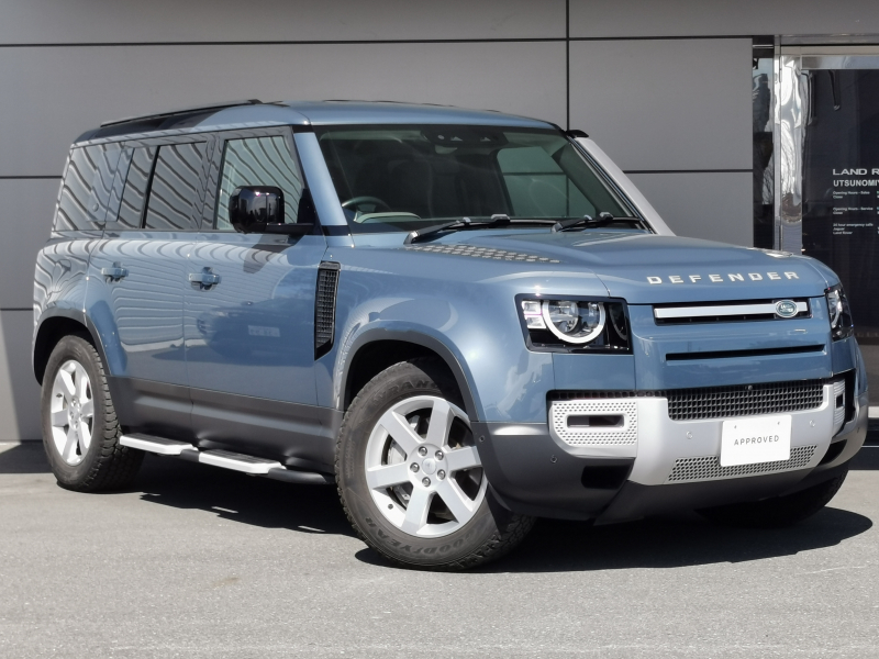 ランドローバー ディフェンダー 110 S 3.0L D300 4WD エアサス 固定式サイドステップ 19インチアルミホイール メリディアンサウンド フロントヒーターシート ステアリングホイールヒーター デジタルインナーミラー 電子制御アクティブデフ Apple CarPlay Android Auto