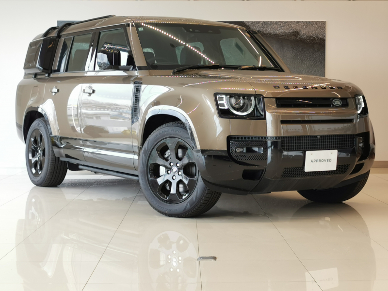 ランドローバー ディフェンダー 130 XダイナミックSE 3.0L D350 ワンオーナー 8人乗 エクステンデッドブラックエクステリアパック クリアサイトインテリアリアビューミラー 12way電動メモリ＆ヒーター付フロントシート 20インチスタイル6011グロスブラックホイール スライディング 禁煙車 コールドクライメートコンビニエンスパック