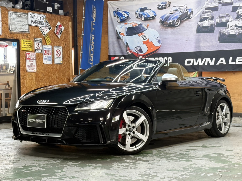 アウディ TT RS ロードスター ベースグレード