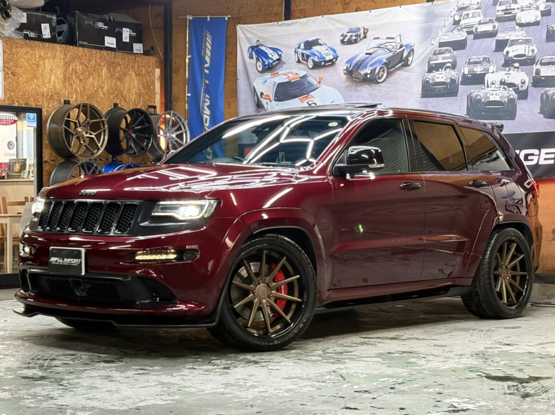 ジープ グランドチェロキー SRT night　フェラーダ22　SARONAフルエアロ　CORSAインテーク　Harman/Kardon