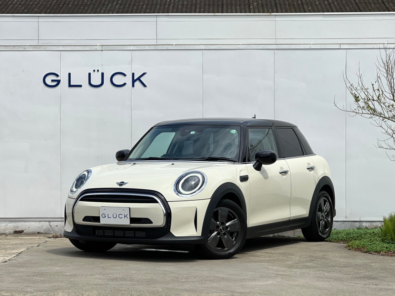 MINI(ミニ) ミニ クーパー5ドアDCT クラシックトリム 追従クルーズ インテリジェントセーフティ　ETC　Bluetooth　スマートキー　アルミホイール　LEDヘッドライト　ハーフレザーシート　2ZONEエアコン　バックモニター　前後ドラレコ
