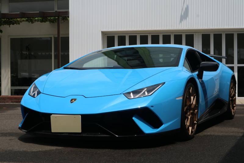 ランボルギーニ ウラカン ペルフォルマンテ　正規ディ－ラ－車　オプション多数