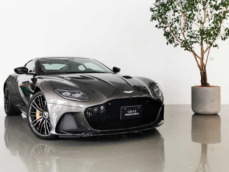 アストンマーティン DBS Superleggera 5.2L V12 LHD 2021MY　Q Special Paint　Bang&Olufsen　サテンチョップドカーボンインテリア　エキゾーストフルチタニウムシステム　シートベンチレーション　マダガスカルオレンジキャリパー　スモークテールライト　認定中古車保証