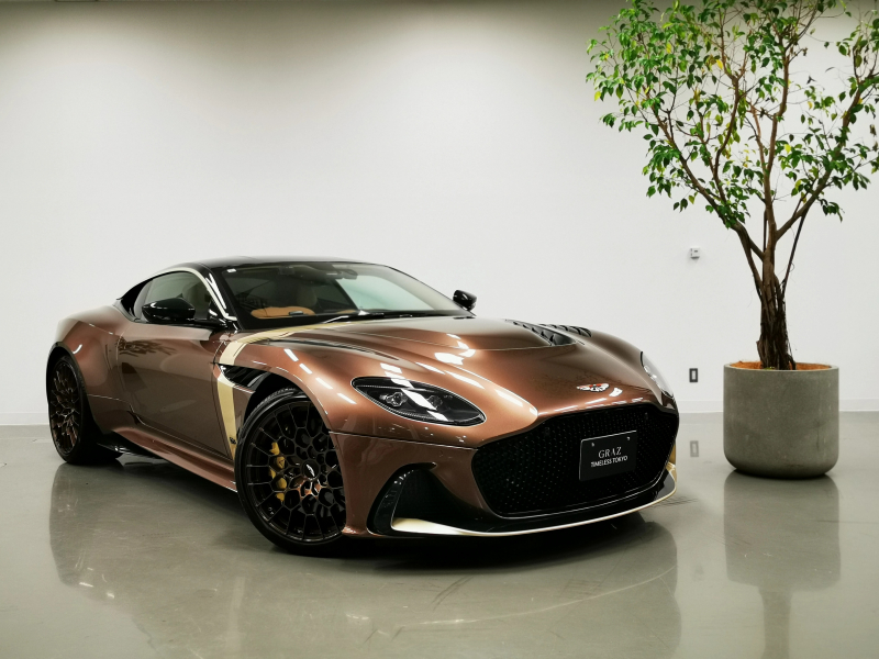 アストンマーティン DBS Superleggera 5.2L V12 RHD 770Ultimate 世界限定300台 OP総額2000万円超 1オーナー　Paint-Q-Commission　Seat Quiliting-Ultimete　Accent Pack3　Interior Carbon Jeweller Pack-Tinted Gloss Red　Exposed CarbonFibre Pack-Gross Green Tined