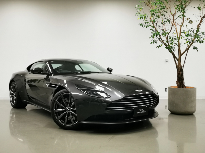 アストンマーティン DB11 4.0L V8 RHD 2020MY　10spkシャドウクロームホイール　レザーヘッドライニング　スポーツレザーステアリング　Detailing-Quilting-Nexus　Stitching&Welt-Cotrast　スモークドテールライト　認定中古車保証