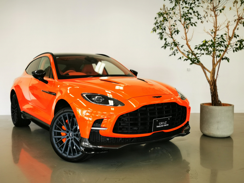 アストンマーティン DBX 707 4.0L V8 2025MY OP総額1000万円超 1オーナー　Bowers＆Wilkins エクステリアパック-グロスツイルカーボン(Upper/Lower) トリムインレイ-グロスツイルカーボン 前後シートベンチレーション Interior-Inspire Sport-Monotone  スモークドテールライト