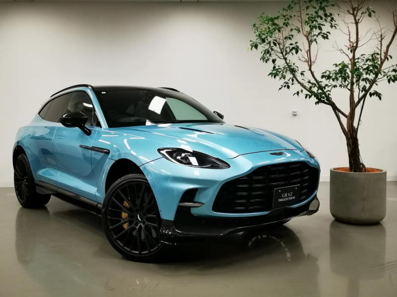 アストンマーティン DBX 707 4.0L V8 RHD 2023MY OP1100万超 1オーナー　23inchテクスチャードブラックホイール　前後シートベンチレーション　ツイルカーボンエクステリアパック　ツイルカーボントリム　アルカンターラスポーツステアリングホイール　認定中古車保証