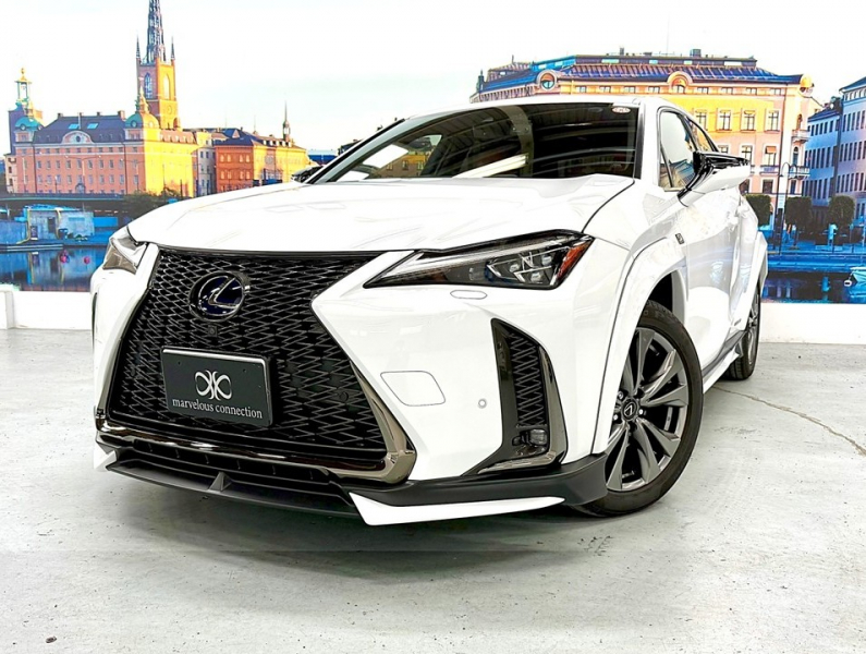 レクサス(US) その他 UX 　250h Fスポーツ 4WD　TRDエアロ/SR/赤革/禁煙車/HUD