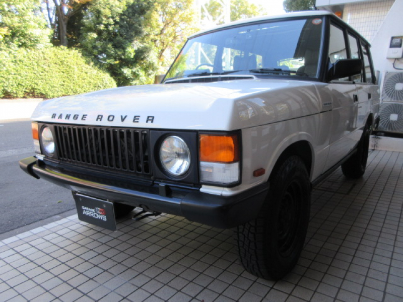 ランドローバー レンジローバー 4.0クラシック 本革 SR SWB クラシックインテリア コイルサス バーチカルグリル 英国ブラックバンパー フロントスポイラーレス サイドモールディングレス ウッドパネルリペア施工済 LEDヘッドライト バックカメラ 社外オーディオ 前後ドラレコ 正規ディーラー車 右ハンドル 記録簿付