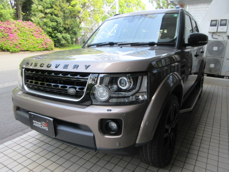 ランドローバー ディスカバリー 3.0V6SC SE 本革 3SR 純正ナビTV 純正20AW 7人乗り 後期最終モデル ブラックデザインパック  サイドステップ 副変速機トランスファ アダプティブクルーズコントロール 全方位カメラ MERIDIAN エクステンテドルーフレール ワンオーナー 正規ディーラー車 右ハンドル 記録簿付