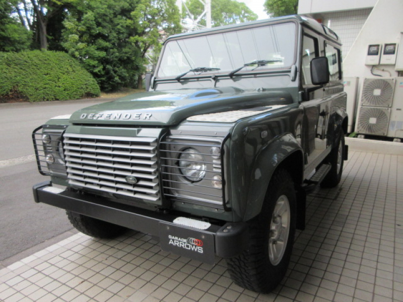 ランドローバー ディフェンダー 90SW 2.2Tdci XS 半革 純正Boostホイール 4人乗り AT換装済 Nox/Pm適合 3ナンバー クリアレンズ 前後ランプガード  チェッカープレート アルカンターラルーフライニング  コンビニエンスパック  前後マッドフラップ  XSサイドランナー 背面タイヤ 並行輸入車 右ハンドル 記録簿付