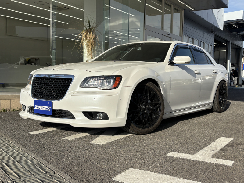 クライスラー 300 SRT8