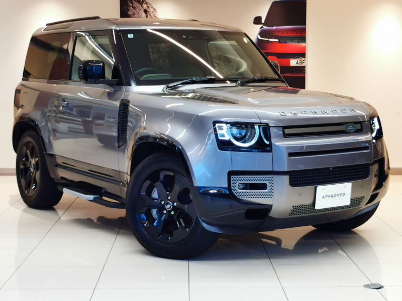 ランドローバー ディフェンダー 90 XダイナミックSE 3.0L D300 AWD 1オーナー カーキシート サンルーフ フロントシートヒーター＆クーラー 電子制御エアサスペンション クリアサイトインテリアリアビューミラー スペアホイールカバー 20インチアルミホイール