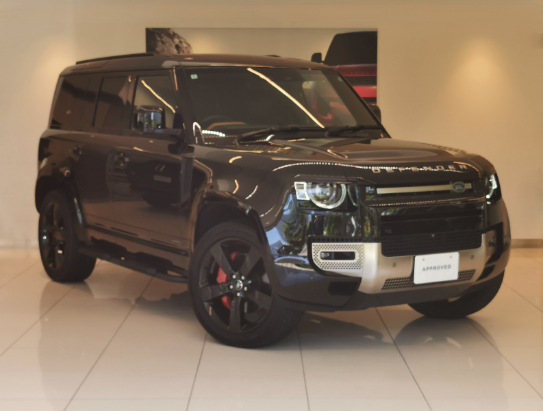 ランドローバー ディフェンダー 110 X 3.0L D300 AWD 茶革シート サンルーフ フロントシートヒーター＆クーラー、リアシートヒーター フィックスドサイドステップ ヘッドアップディスプレイ 22インチアルミホイール クリアサイトインテリアリアビューミラー メモリーシート