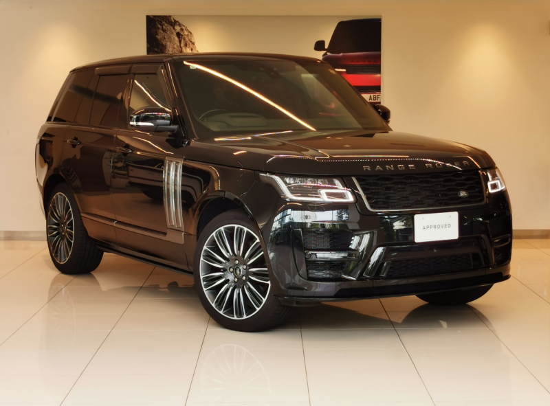 ランドローバー レンジローバー ヴォーグ SVOデザインエディション2021 5.0L P525 AWD 限定車 黒革シート サンルーフ フロントシートヒーター＆クーラー、リアシートヒーター 電動サイドステップ ヘッドアップディスプレイ 22インチアルミホイール MERIDIANサウンド ステアリングヒーター